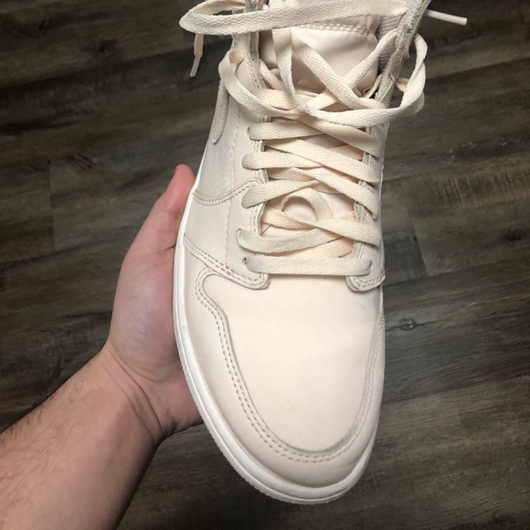 Air Jordan 1 Retro High OG 'Guava Ice’ - Picture 2 of 3